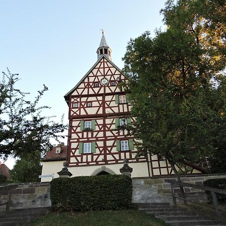 Turmstueble Im Torhaus Von 1545 Apartment Burgbernheim Bagian luar foto