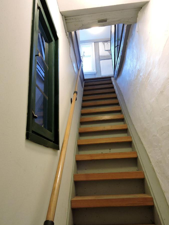 Turmstueble Im Torhaus Von 1545 Apartment Burgbernheim Bagian luar foto